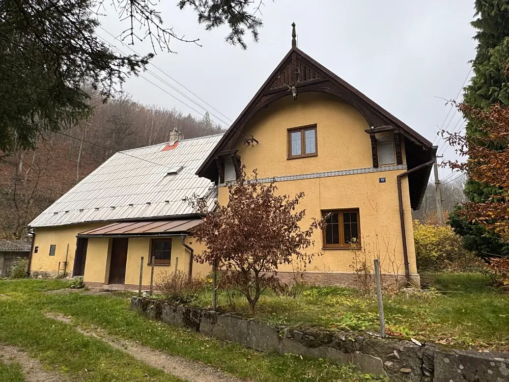 Prodej rodinného domu 171 m², pozemek 2299 m²